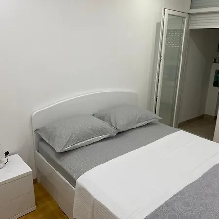 Apartman Visnja *** Apartment Sibenik